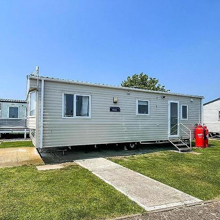 Superb 6 Berth Caravan At St Osyth Beach, Near Clacton-On-Sea Ref 28008Mc Zewnętrze zdjęcie