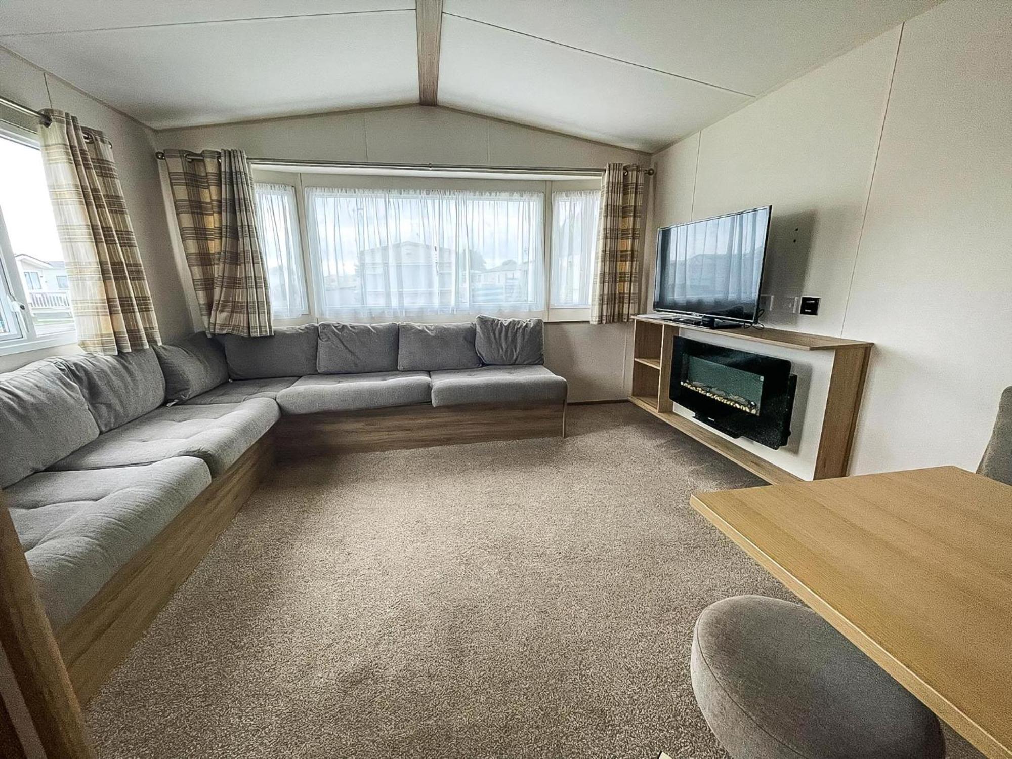 Superb 6 Berth Caravan At St Osyth Beach, Near Clacton-On-Sea Ref 28008Mc Zewnętrze zdjęcie